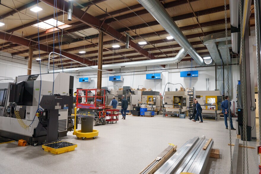 More Photos Of 22 Commerce Rd, Newtown Light Manufacturing For Lease