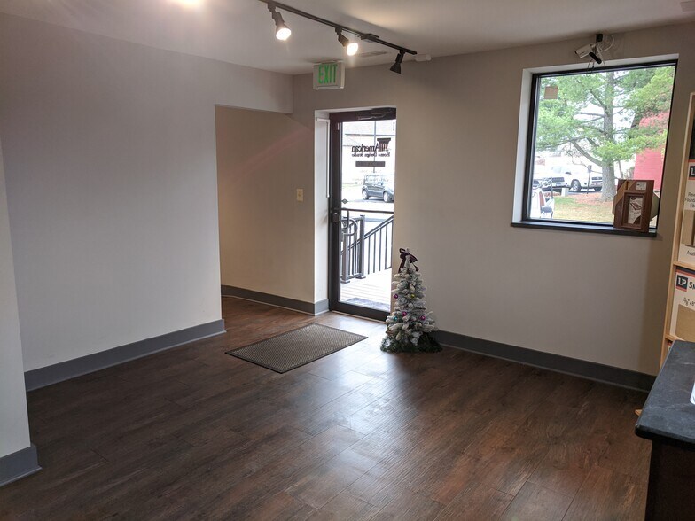More Photos Of 1404 Bare Hills Ave, Baltimore Flex For Lease