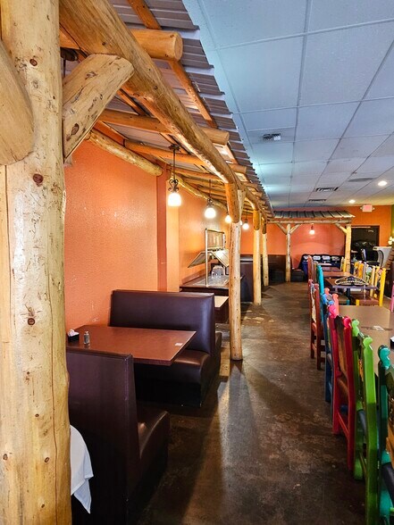 More Photos Of 460 N Murray Blvd, Colorado Springs Restaurant For Lease