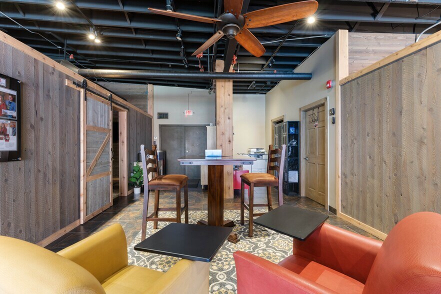 More Photos Of 230 1st Ave E, Shakopee Storefront For Sale