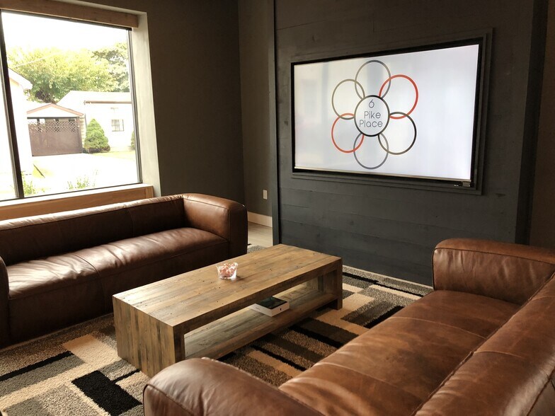 More Photos Of 6 Pike St, Cincinnati Storefront Retail Office For Sale