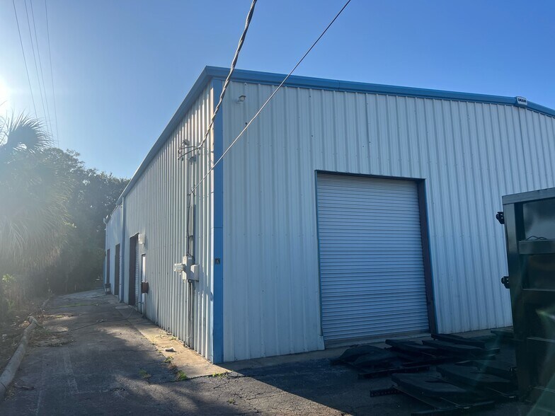 More Photos Of 2900 James L Redman Pky, Plant City Freestanding For Sale