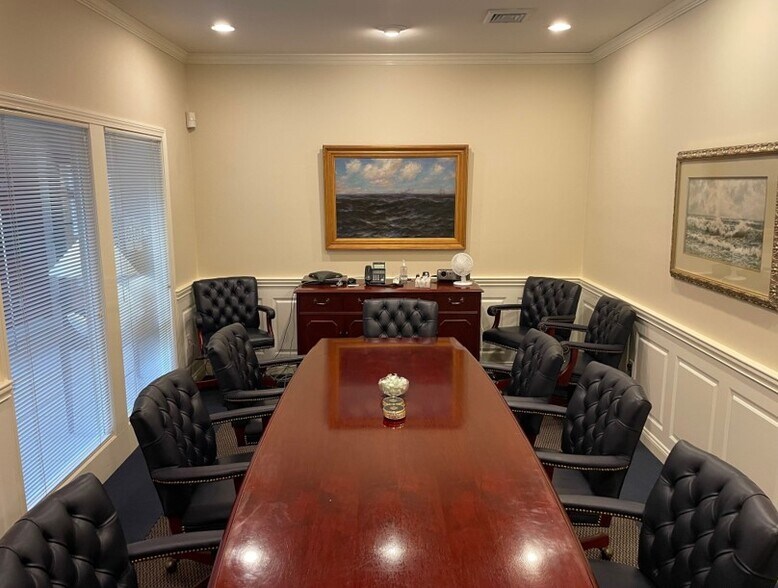 More Photos Of 1370 S County Trl, East Greenwich Medical For Lease