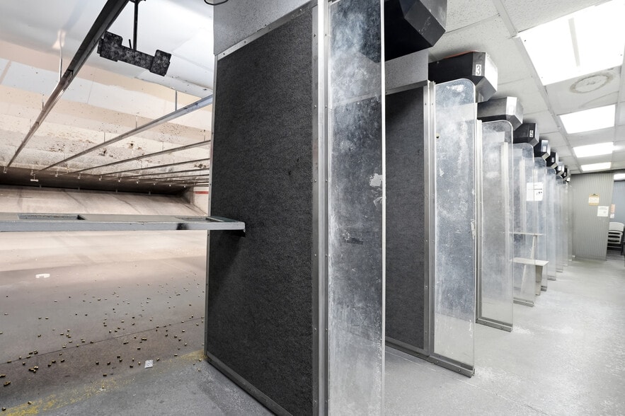 More Photos Of 6190 Parkway North Dr, Cumming Light Distribution For Sale