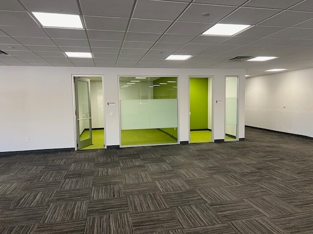 More Photos Of 2985 S Ridge Rd, Green Bay Medical For Lease