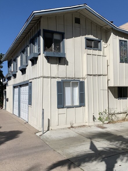 More Photos Of 701 E Balboa Blvd, Newport Beach Storefront Retail Residential For Lease