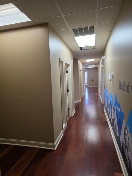 More Photos Of 2505-2511 Seven Springs Blvd, New Port Richey Office For Sale