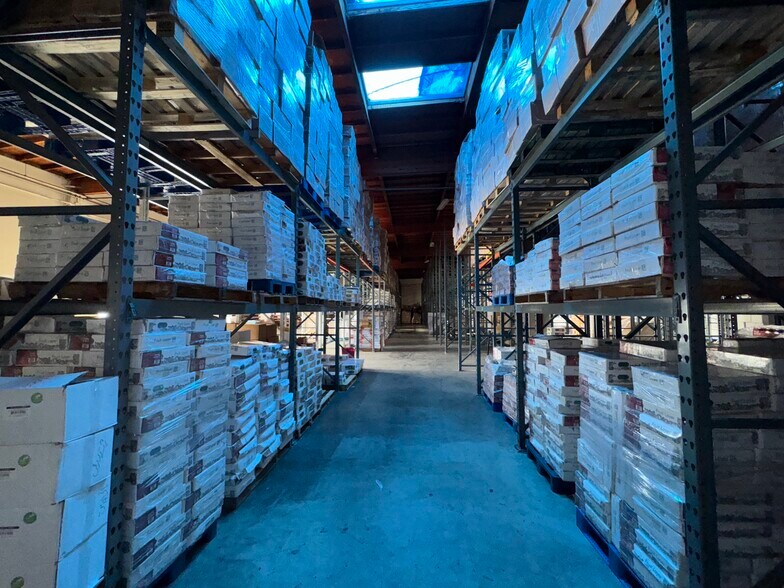 More Photos Of 3330 29th St, Long Beach Distribution For Lease