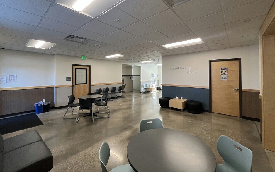 More Photos Of 7640 Westgate Dr, Windsor Office For Sale