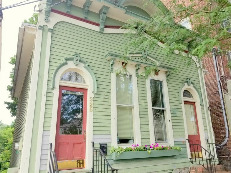 More Photos Of 325 Front St, Belvidere Office For Lease