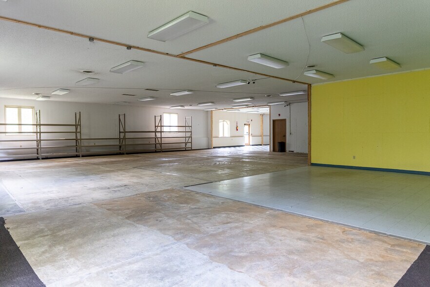 More Photos Of 493 Bev Rd, Youngstown Warehouse For Sale