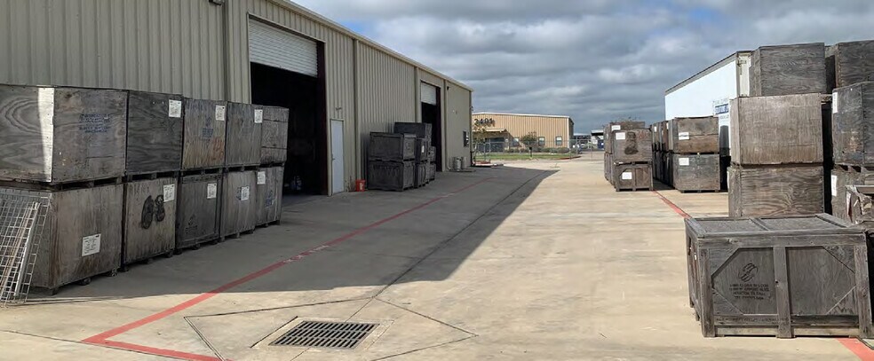 More Photos Of 3402 Bacor Rd, Houston Warehouse For Lease