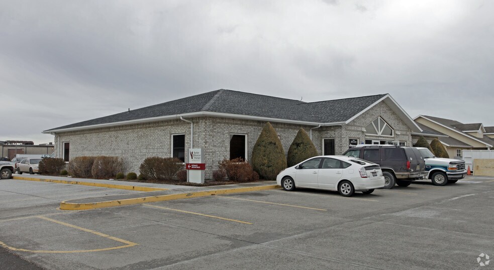 Primary Photo Of 1263 Bennett Ave, Burley Medical For Sale
