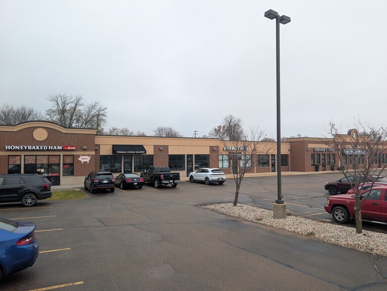 More Photos Of 1000 W Wisconsin Ave, Appleton Unknown For Lease