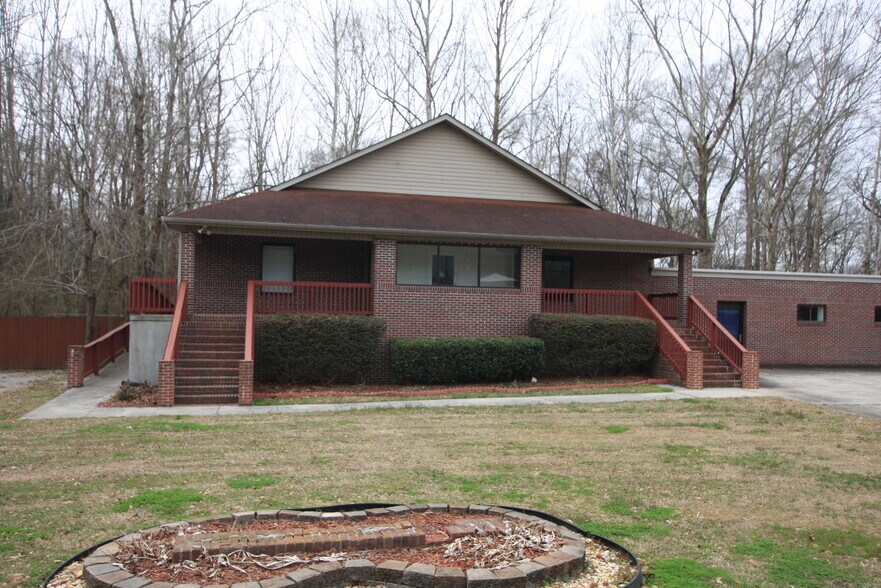 More Photos Of 691 N Cave Spring St, Cedartown Specialty For Sale