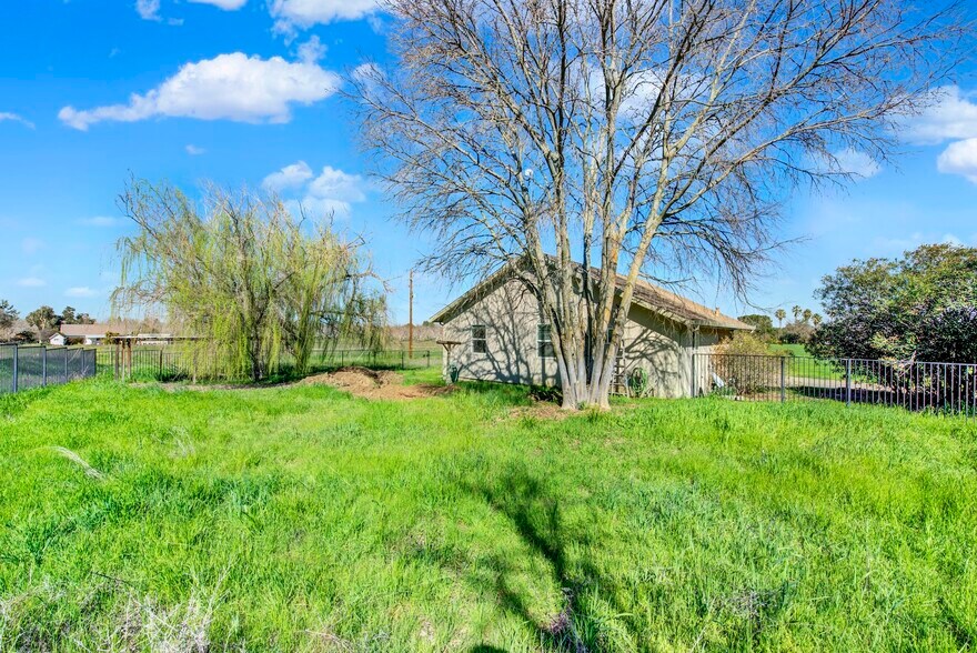 More Photos Of 8560 Holmes Ln, Winters Specialty For Sale