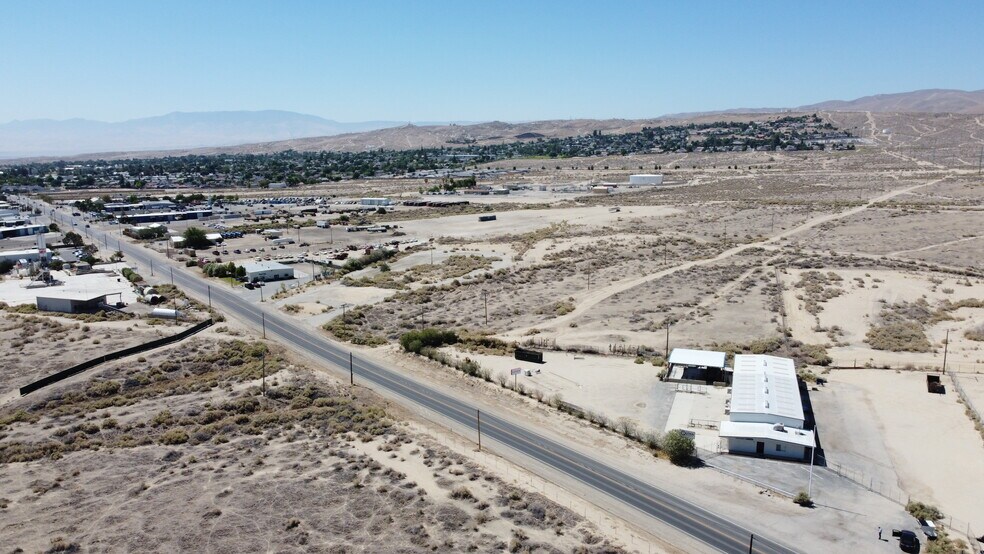 More Photos Of 1537 Kern St, Taft Warehouse For Lease