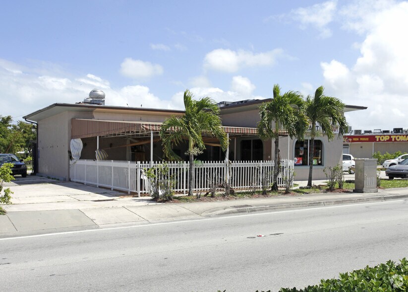 More Photos Of 14005 W Dixie Hwy, North Miami Restaurant For Lease