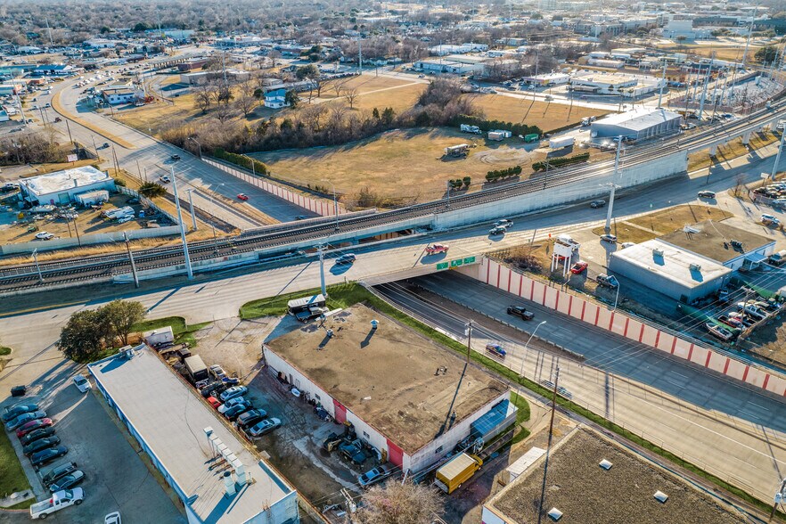 More Photos Of 301 E Walnut St, Garland Warehouse For Sale