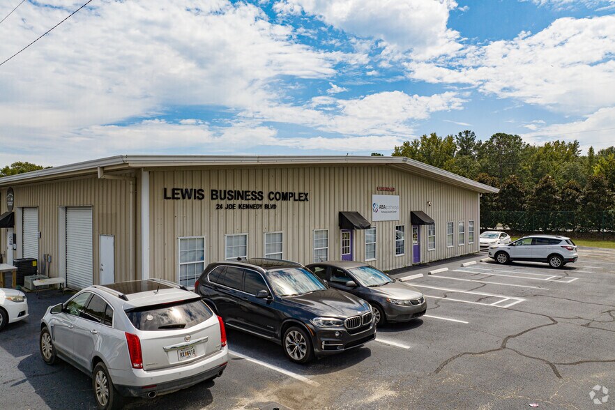 More Photos Of 24 Joe Kennedy Blvd, Statesboro Warehouse For Lease