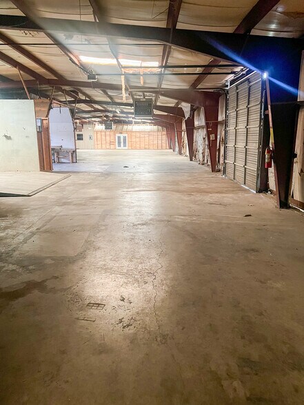 More Photos Of 520 N Vine St, North Little Rock Warehouse For Sale
