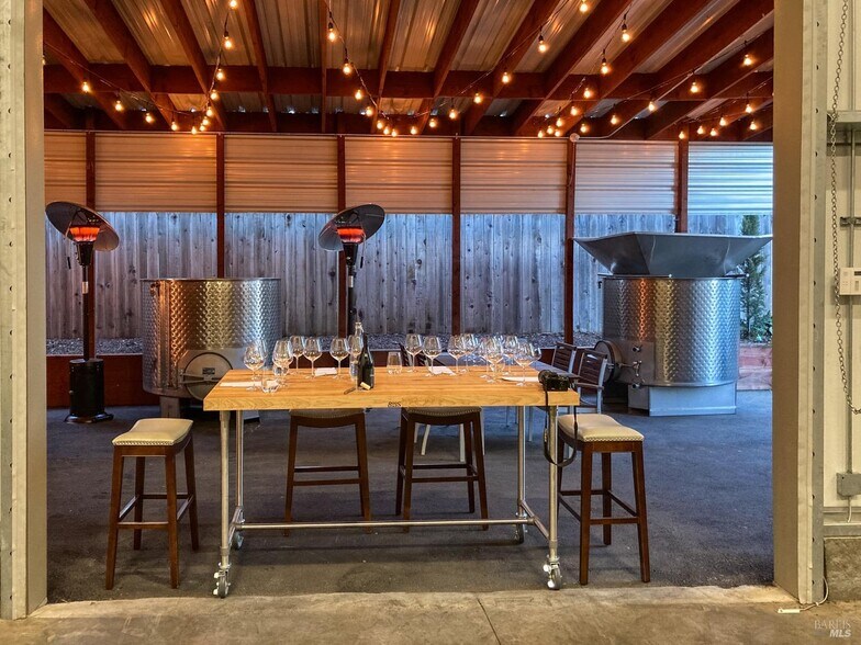 More Photos Of 870 Gravenstein Hwy, Sebastopol Freestanding For Sale