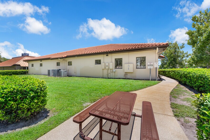 More Photos Of 7848 Lake Underhill Rd, Orlando Medical For Sale