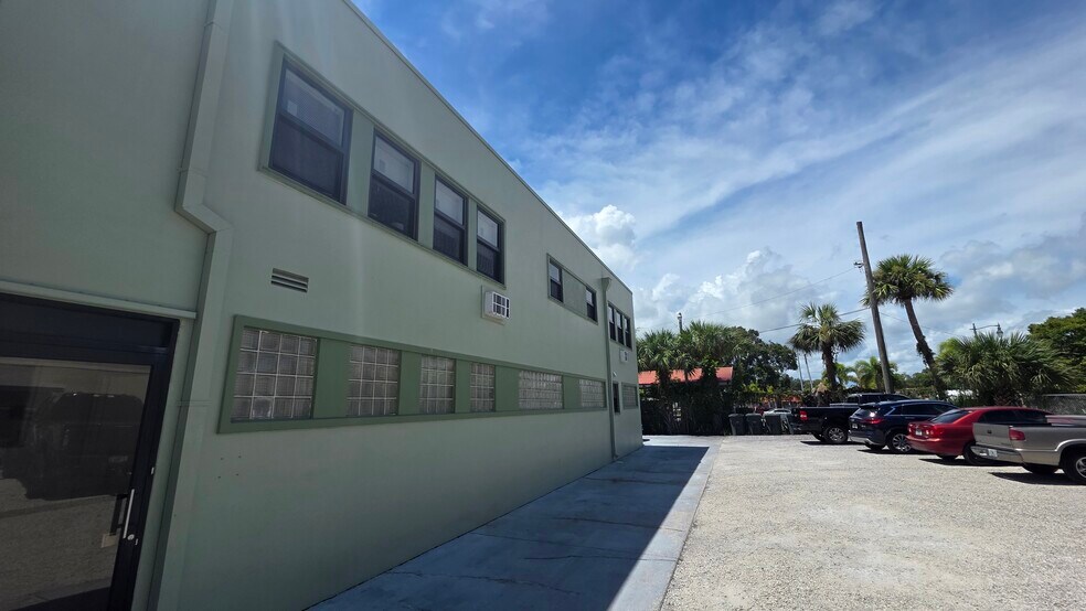 More Photos Of 117 N 5th St, Fort Pierce Office Residential For Sale