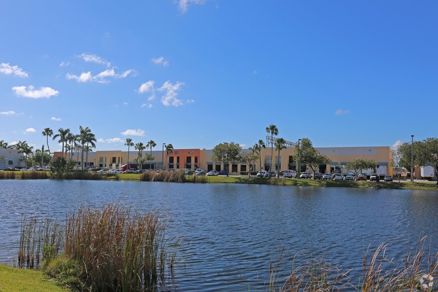 More Photos Of 275-299 Bryan Rd, Dania Beach Unknown For Lease