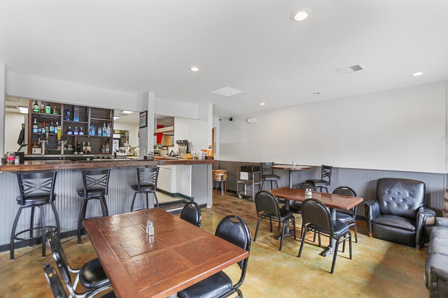 More Photos Of 31815 E Historic Columbia RI Hwy, Troutdale Convenience Store For Sale