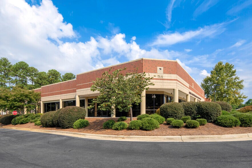 More Photos Of 7101 Creedmoor Rd, Raleigh Unknown For Lease