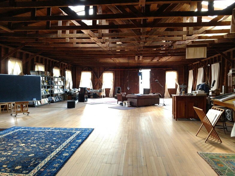 More Photos Of 221 Washington St, Oakland Light Manufacturing For Sale