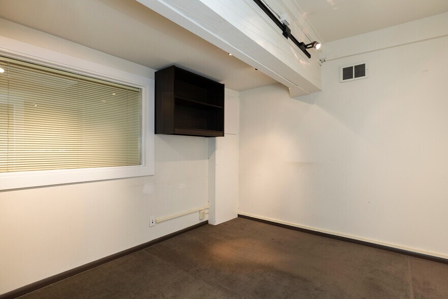 More Photos Of 2420 2nd Ave, Seattle Storefront Retail Office For Sale