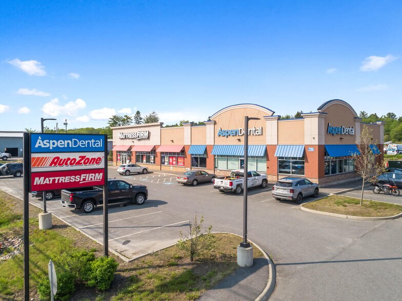 More Photos Of 208 High St, Ellsworth Freestanding For Sale