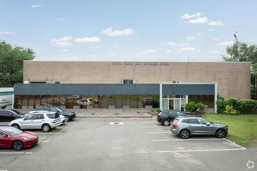 More Photos Of 500 Nordhoff Pl, Englewood Warehouse For Lease