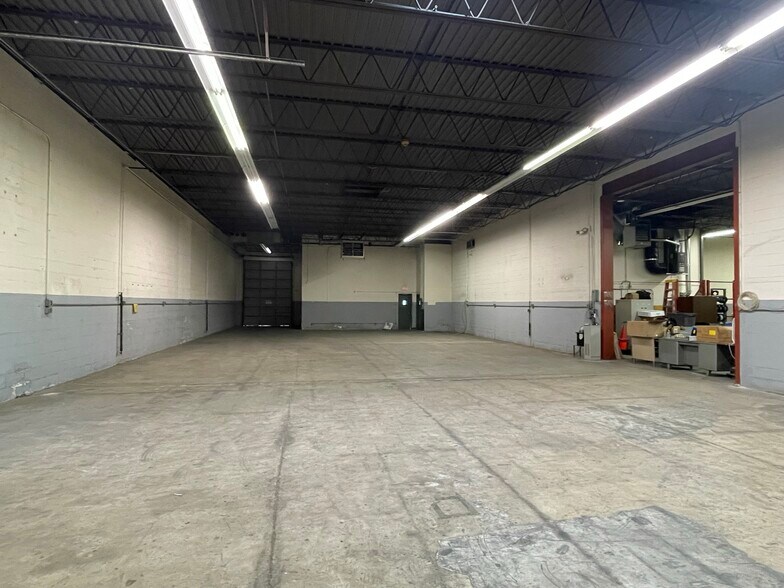 More Photos Of 1725-1745 Chase Dr, Fenton Warehouse For Lease