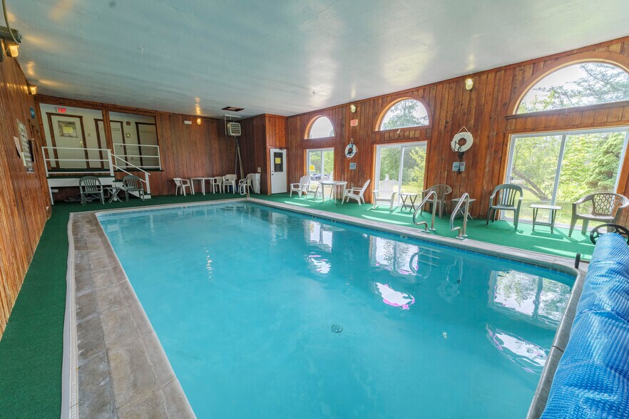 More Photos Of 6 Abroad Rd, West Dover Hotel For Sale