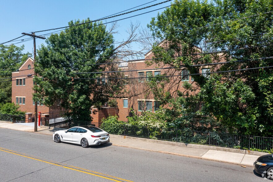 More Photos Of 870 Palisade Ave, Teaneck Medical For Lease