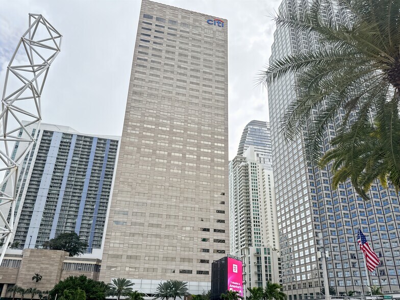 More Photos Of 201 S Biscayne Blvd, Miami Coworking Space