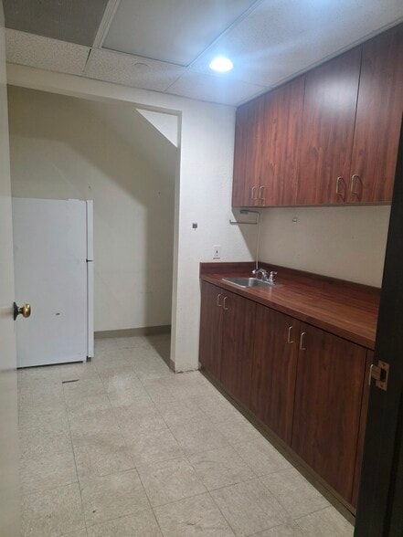 More Photos Of 3892 State St, Santa Barbara Medical For Lease