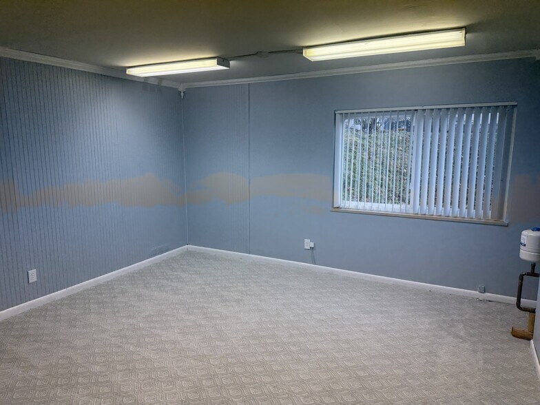 More Photos Of 1234 W Main St, Newark Apartments For Lease