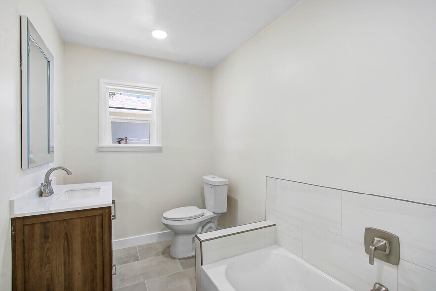 More Photos Of 3879 Dykes Ln, Riverside Apartments For Sale