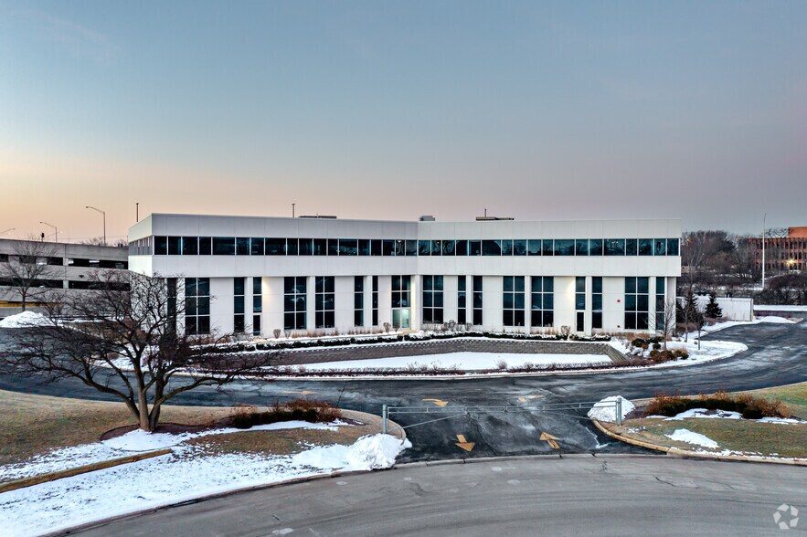 More Photos Of 2100 Swift Dr, Oak Brook Office For Lease