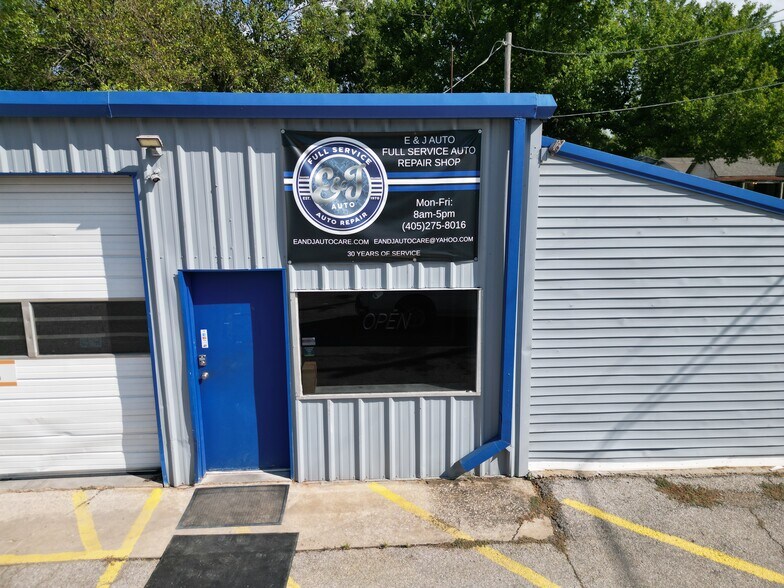 More Photos Of 1026 E Highland St, Shawnee Industrial For Sale