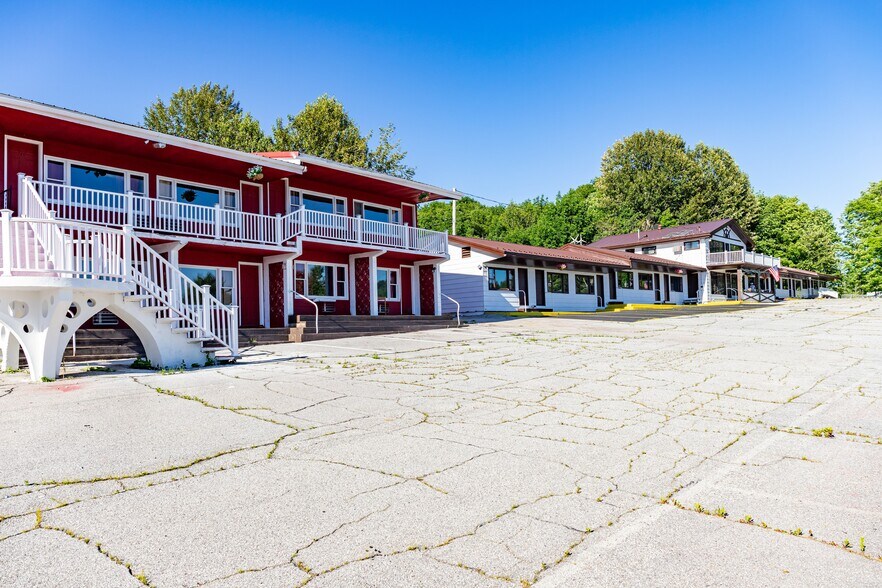 More Photos Of 196 US Route 1, Bucksport Hotel For Sale
