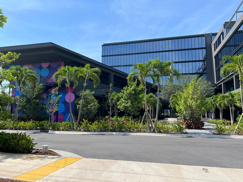 More Photos Of 601 N Federal Hwy, Hallandale Beach Unknown For Lease