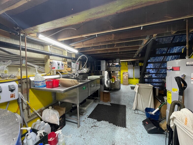 More Photos Of 305 Main St, Beacon Storefront Retail Office For Lease