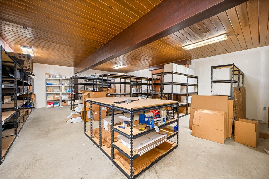 More Photos Of 816 University Pky, Natchitoches Office For Sale