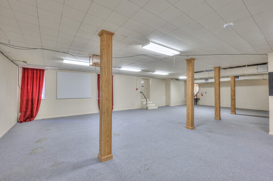 More Photos Of 228 S Military Ave, Lawrenceburg Religious Facility For Sale