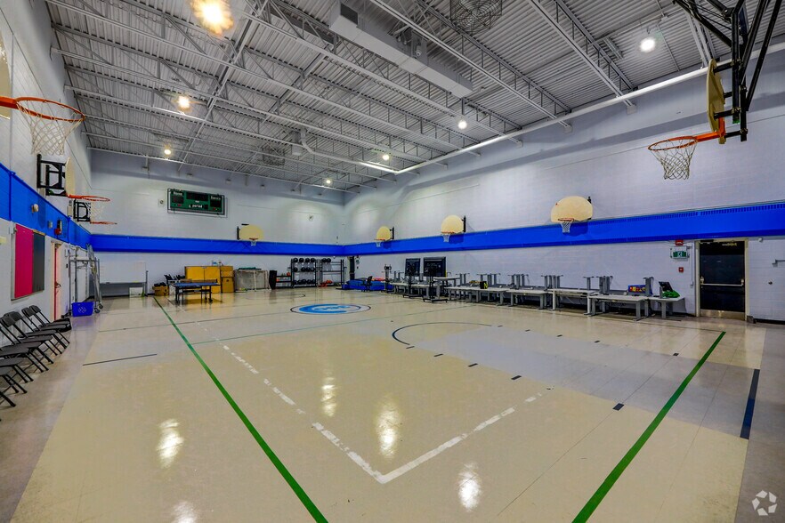 More Photos Of 300 King St S, Whitby Office For Sale